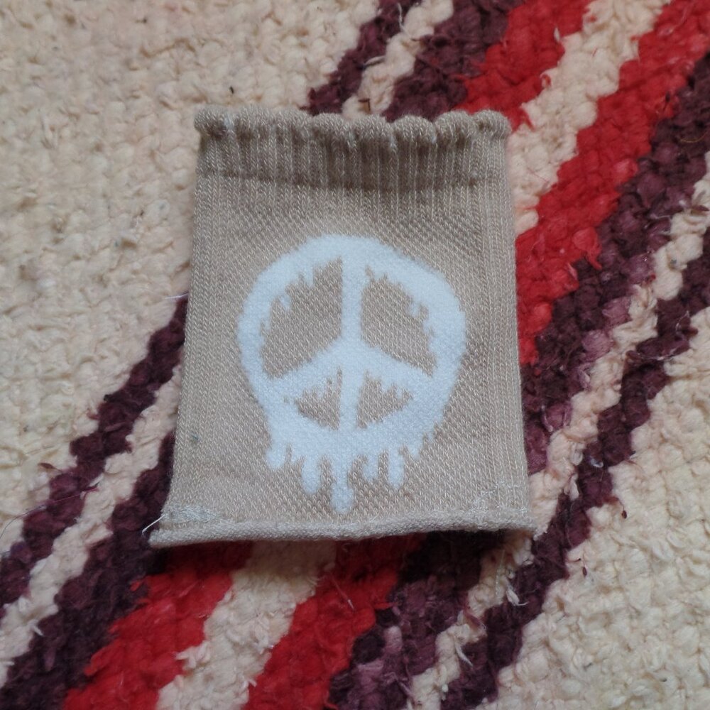 Handmade Wrist Swag PULL ON PEACE - Picture 3 of 5